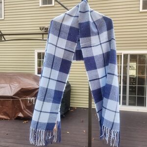 Steve Madden Blue and White Plaid Women's "Blanket Scarf" NEW WITH TAGS